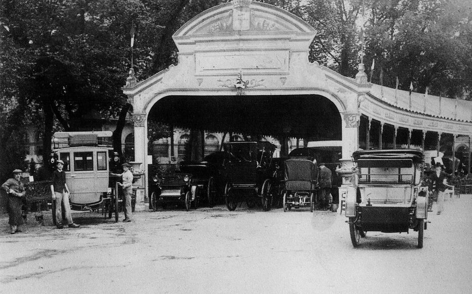 Exposition d'automobiles. Paris. 1898