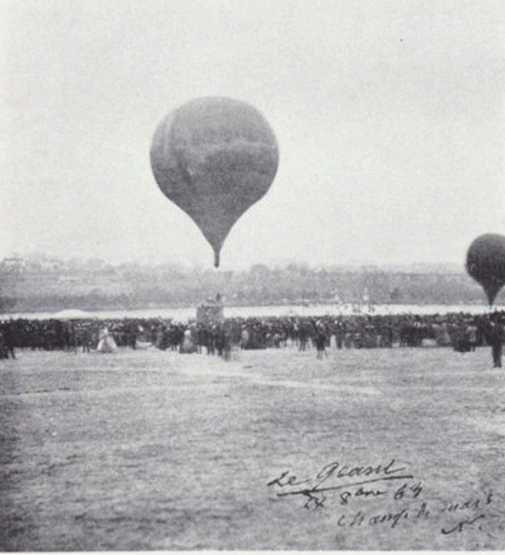 Le géant: le ballon dirigeable de Nadar au champ de Mars